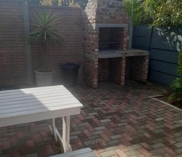 Newton Park Apartamento | King Edward Inn 1