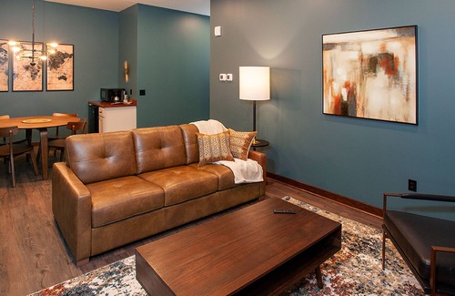 Downtown - Waterfront Apartamento | King Hotel Suite - Downtown Duluth, MN