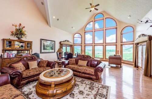 Clyde Casa | King Lodge