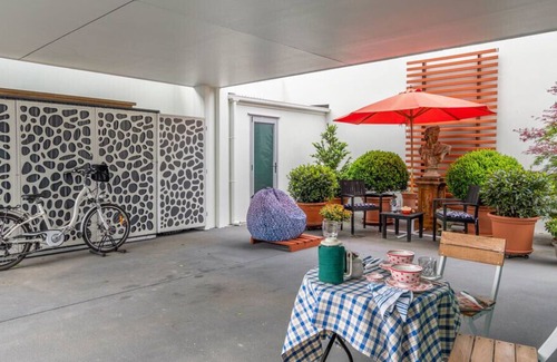 Tauranga Cabaña | King Palm Studio - Tauranga City Center Studio