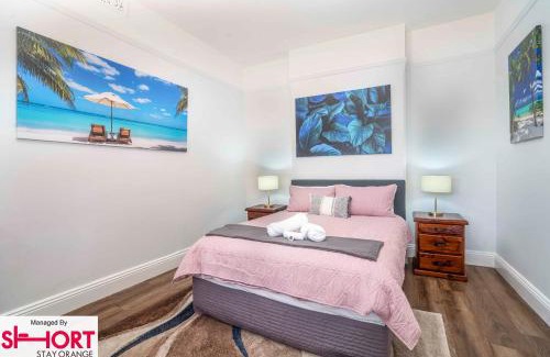 Orange Apartamento | King & Queen Bed - Apartment on Summer Near Cook Park