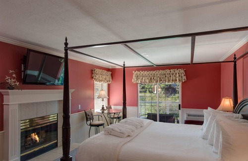 Kamloops Casa | King Romance River View Room at the beautiful Inn