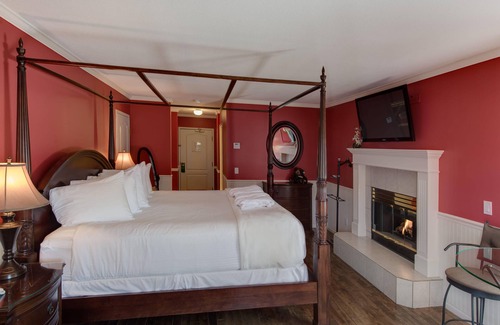 Kamloops Casa | King Romance River View Room at the beautiful Inn