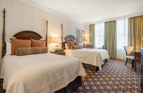 Financial District Casa | King Room at a 4.5⭐️ Hotel