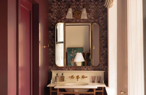 Gateway District Hotel | King Room Grandeur, Fidelity Hotel, Steps from Convention Center