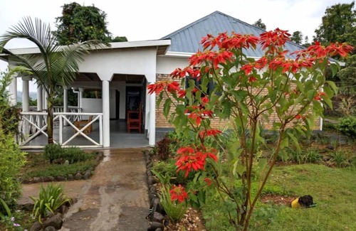 Ruhondo Apartamento | KING ROOM located in Lake view and Volcanos view