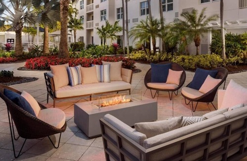 Ojus Apartamento | King Room Near Aventura Square MIA
