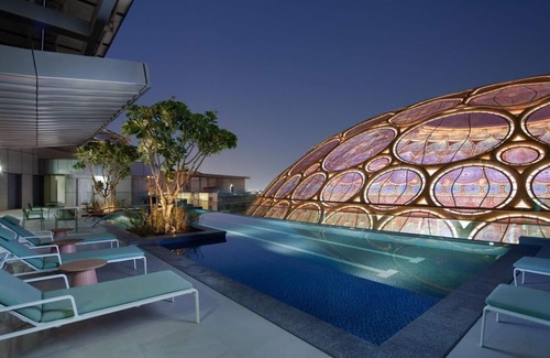 Dubai Casa | King Room Near Expo 2020 By Luxury Bookings Ab