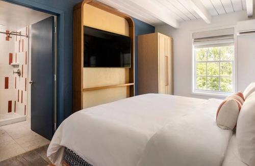 Islamorada Hotel | King Room: Resort w/ Marina and 3 Outdoor Pool | Free Parking