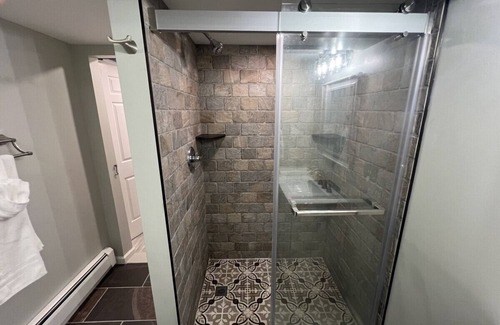 Wellsboro Cabina | Stony Fork Inn West Room