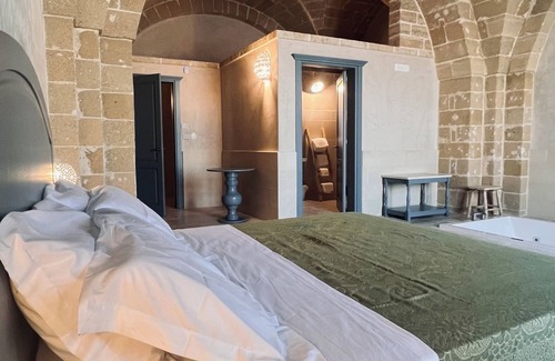 Felline Cama Y Desayuno | King Room with Jacuzzi - Charming in Felline - Borgo Don Ciccio