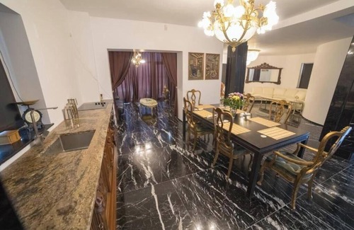 Eforie Nord Apartamento | King Room with Sea View & Queen Room with Balcony