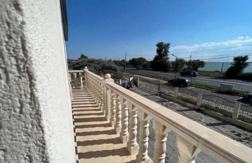 Eforie Nord Apartamento | King Room with Sea View & Queen Room with Balcony