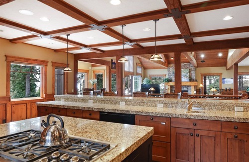 Tamarack Resort Casa | King's Estate - Custom Tamarack Resort - Ski in/out, hot tub, sauna, game rm, walk to village
