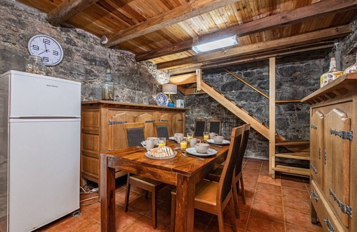 Porto Moniz Cabaña | King' Shelter by Madeira Sun Travel