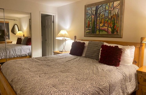 Vail Hotel | King size bed in vail village