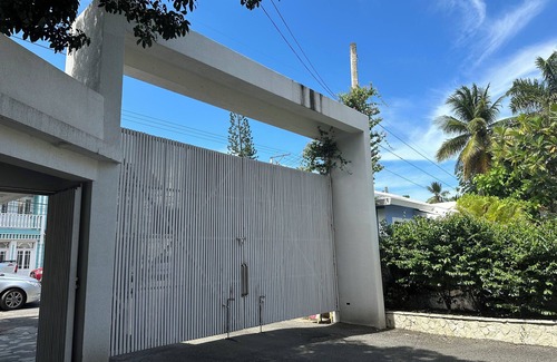 Residencial El Doral Apartamento | King size bedn On the beachn Walk to everything n On the strip