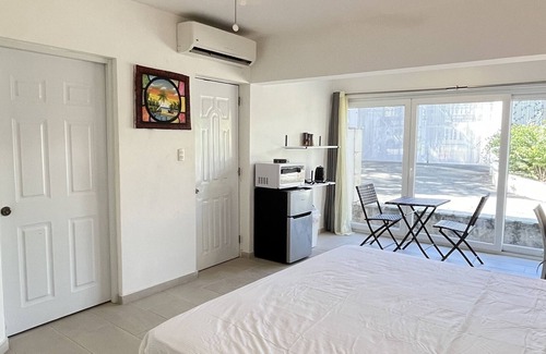 Residencial El Doral Apartamento | King size bedn On the beachn Walk to everything n On the strip
