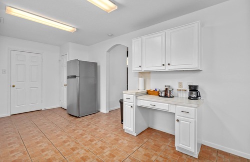 Cypress Apartamento | King sized bed Driveaway parking Private Backyard