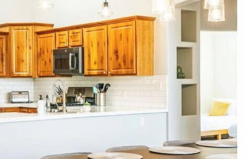 Cottonwood-Verde Village Casa | King Sized Retreat w/Hot tub, Peloton, Views - Close to Sedona!