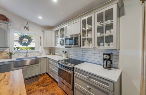 Historic District Cabaña | King Street Cottage - 2 Bedroom Historic District Downtown Beaufort Cottage