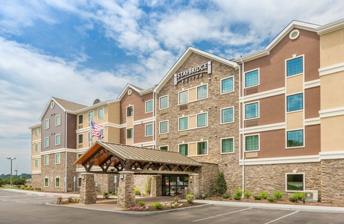 Canton Apartamento | King Studio | Free Breakfast, Shared Hot Tub, Pool