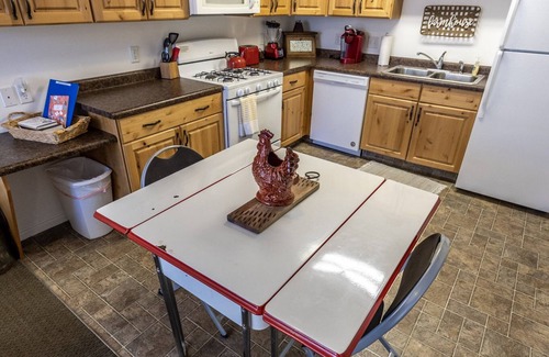 Mount Pleasant Apartamento | 🤠king studio w/Q sleeper+kitchen+washer/dryer+250mbps wi-fi🥾(15mi)maple canyon
