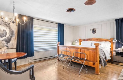 Rapid City Cama Y Desayuno | King Suite 1 - Black Forest Inn Bed and Breakfast