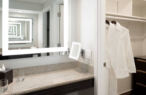 Tri-West Casa | King Suite + Balcony | Pool, Bar, Cabanas | Bikes