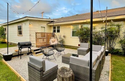 Mayo Meadow Casa | King Suite | EXPO | Hot Tub | Ping-Pong | Spacious