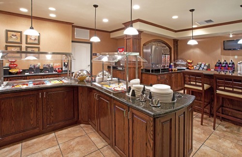 West Valley City Apartamento | King Suite. Free Breakfast Buffet. Pool, Hot Tub & Waterslide. Great for Business Travelers!