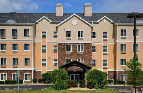 Rockford Condominio | King Suite. Pool. Free Breakfast. Near Midway Village Museum!