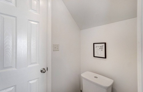 Charlotte Casa | King Suite w/HotTub Close 2 Uptown New Renovated
