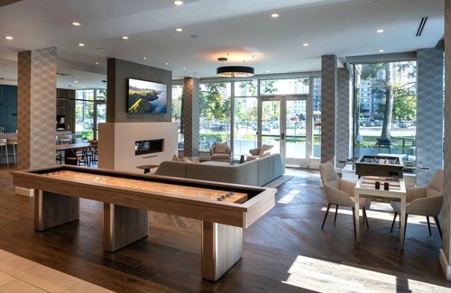 Alexandria West Apartamento | King Suite with coffee bar that provides a wonderful living experience!