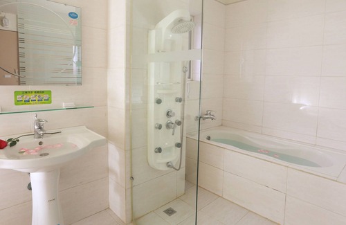 Luodong Hotel | King Town Hotel