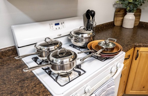 Mount Pleasant Apartamento | 🤩king w/kitchen+washer/dryer+queen sleeper 🥾(15 mi.) maple canyon250mbps wi-fi