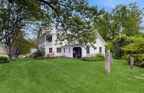 Chester Casa | Kingdom Valley Farmhouse