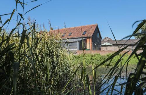 South Leigh Casa | Kingfisher, 2 The Old Stables