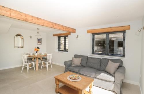 South Leigh Casa | Kingfisher, 2 The Old Stables