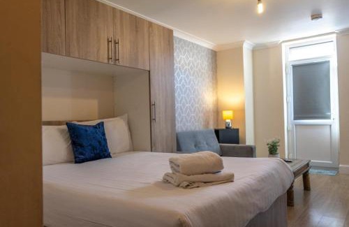 Slough Apartamento | Kingfisher Court Apartments by UNO