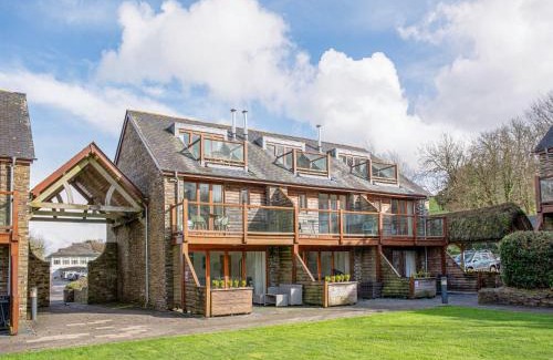 Bugford Casa | Kingfisher