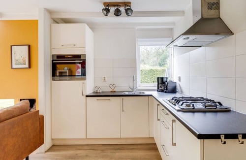 Zwiggelte Casa | Kingfisher I Holiday Home with Fine Garden