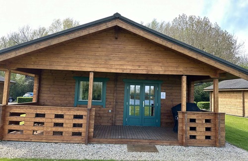 Ampney Crucis Casa | Kingfisher Lodge on Lake Pochard