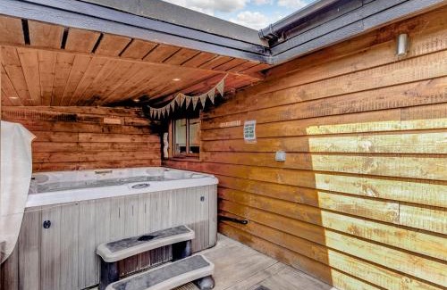 Arnold Casa | Kingfisher Lodge
