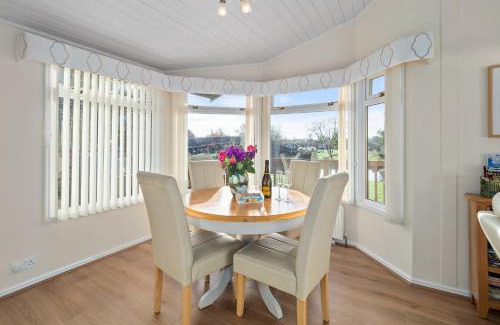Tiddington Casa | Kingfisher Lodge in Stratford upon Avon