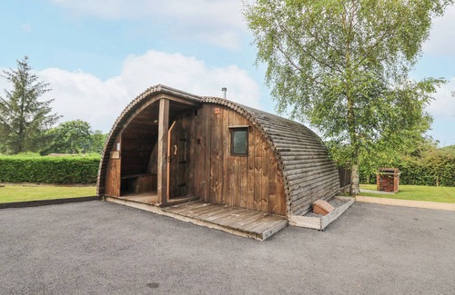 Llangammarch Wells Cabaña | KINGFISHER, pet friendly, with a garden in Beulah
