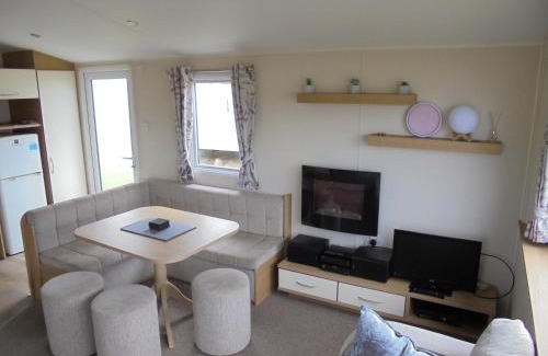 Ingoldmells Casa | Kingfisher Seasons II 8 Berth Close to site entrance