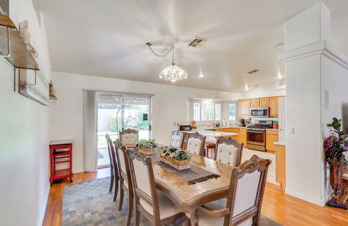 Kingman Casa | Kingman Family Home: Yard, Grill & Room to Relax!
