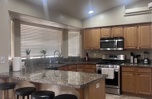 Kingman Casa | Kingman Family Sized Home 6 beds Backyard BBQ & Fire pit