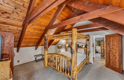 Kings Beach Casa | Kings Beach Cabin Private Hot Tub, Near Lake & Ski